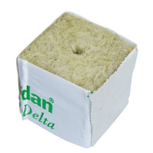 Grodan sadbovací kostka 4x4x4 cm s malou dírou - sadbovací médium