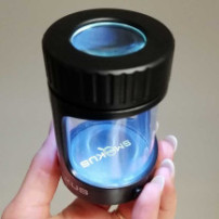 Krabička na koblihy s lupou a LED světlem Smokus Fokus Horizon black