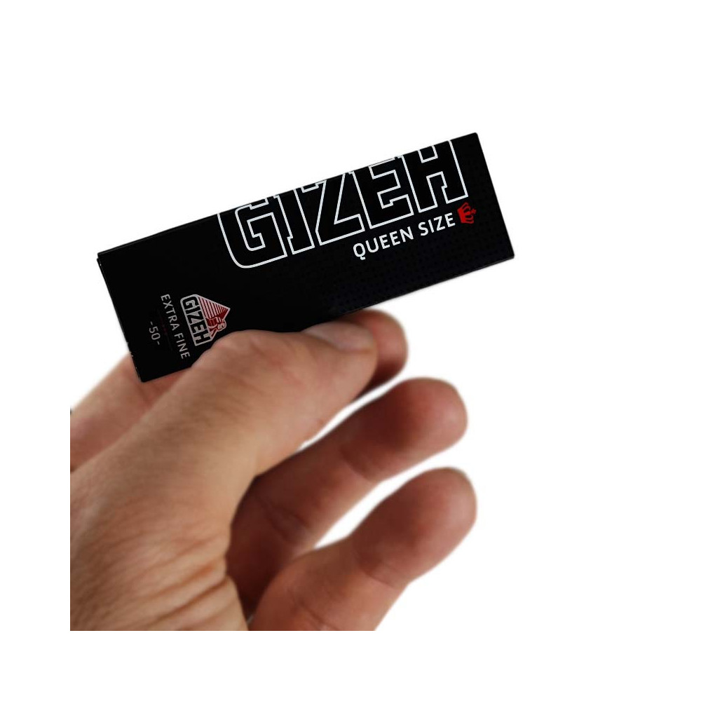 Papírky Gizeh - Queen Size 1/4 v ruce