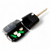 Dreambox Car Key - rozloženo s pilulkami