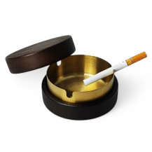 Popelník dřevo/kov - Zlatý - s cigaretou